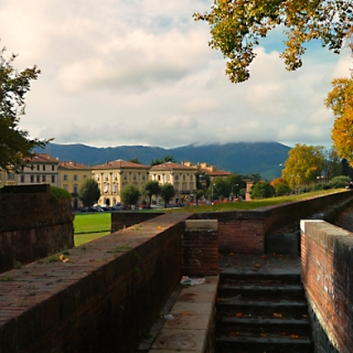 Old City Walk / Lucca